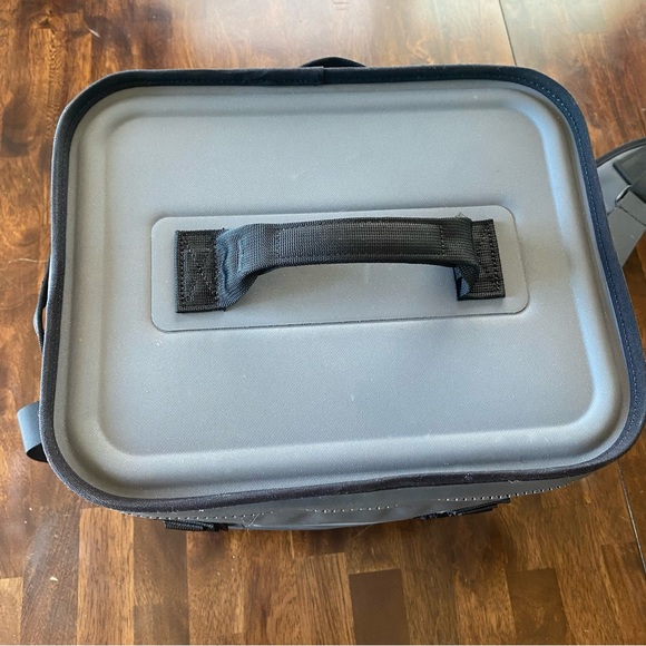 Yeti - Picture 5 of 8